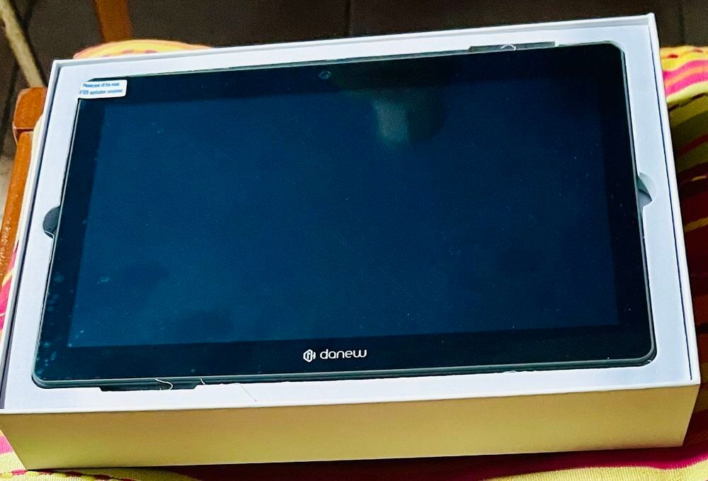 Tablette num&eacute;rique neuve danew 10 pouces Téléphones et tablettes