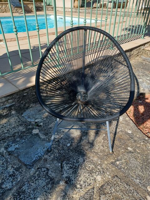 Chaise Design Mtal Noir Forme Circulaire 40 Poulx (30)