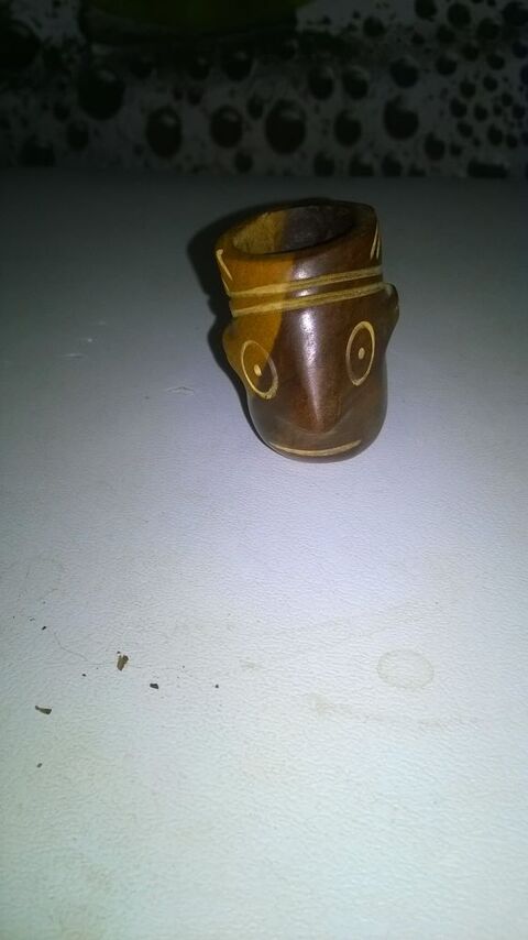 Pipe � fumer visage Maya
En Olivier
Visage yeux bouche 
10 Talange (57)