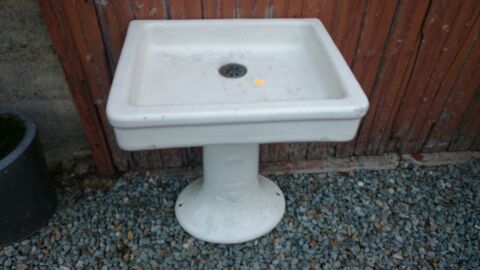 Déco loft lavabo lave main sur colonne ancien 100 Saint-Pôtan (22)