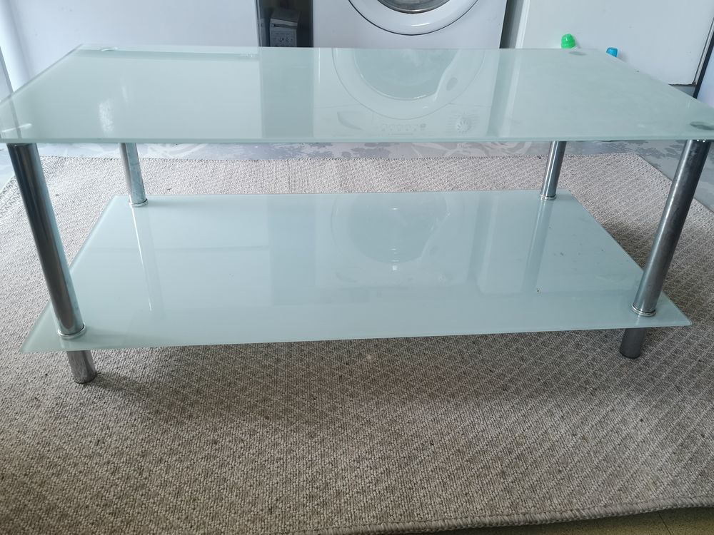Table base en verre de couleur verre plus meuble tv Meubles
