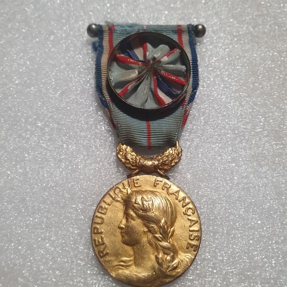 MEDAILLE 1892 GRAND PRIX HUMANITAIRE DE FRANCE . 
