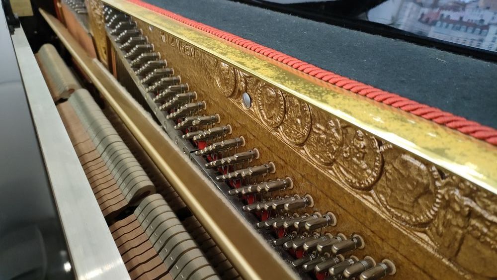 Piano droit SILENT Seiler 122 noir laqu&eacute; Instruments de musique