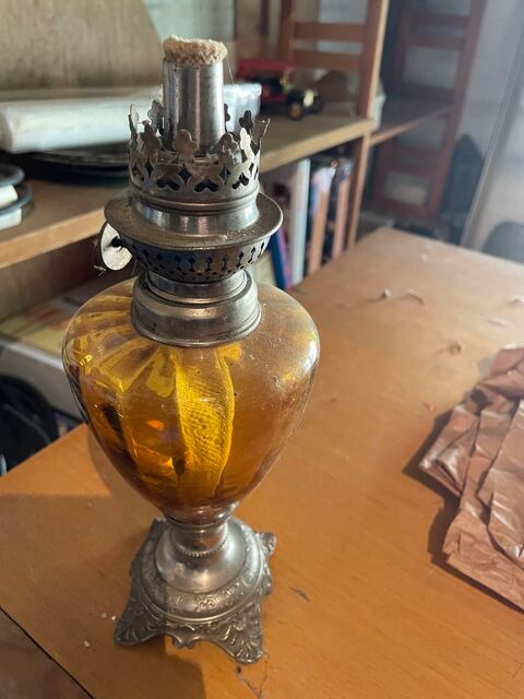 lampe ancienne 50 La Neuville-au-Pont (51)