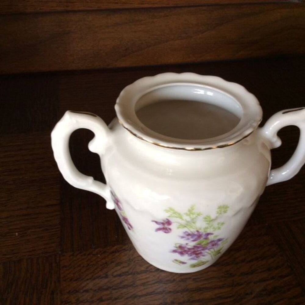 cafeti&egrave;re et sucrier en porcelaine Décoration