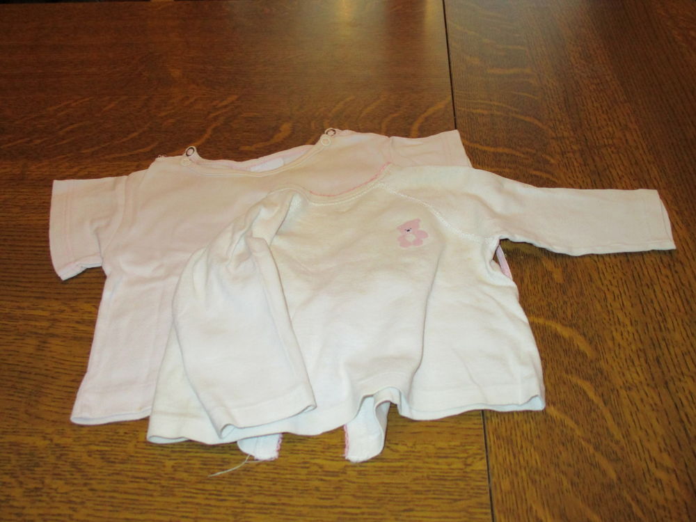 une Chemise 6 mois et une brassi&egrave;re petit nounours rose Vêtements enfants