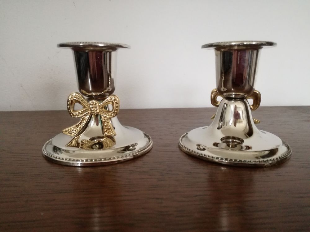 2 petits bougeoirs en argent Décoration