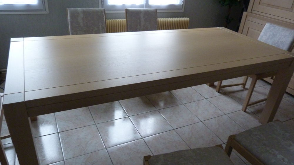 Table ch&ecirc;ne clair dimensions 2,25m par 0,98m Meubles
