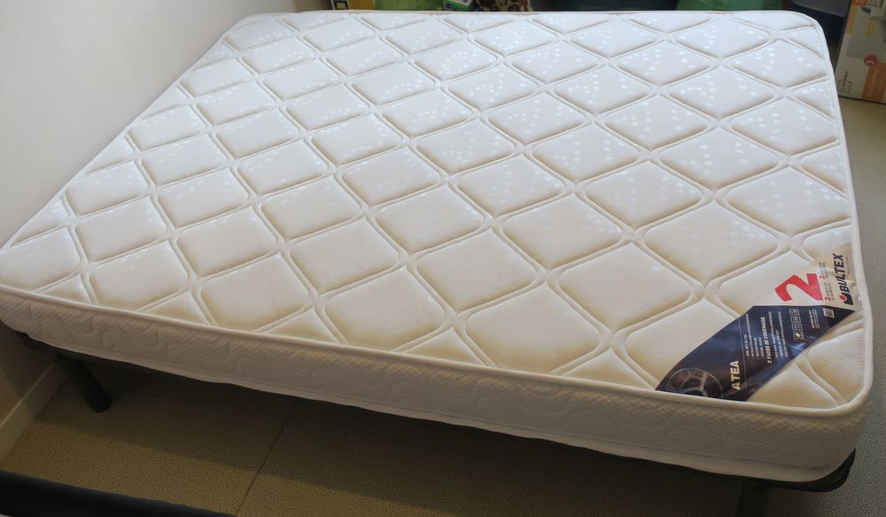 Matelas BULTEX + sommier cadre &agrave; lattes Meubles