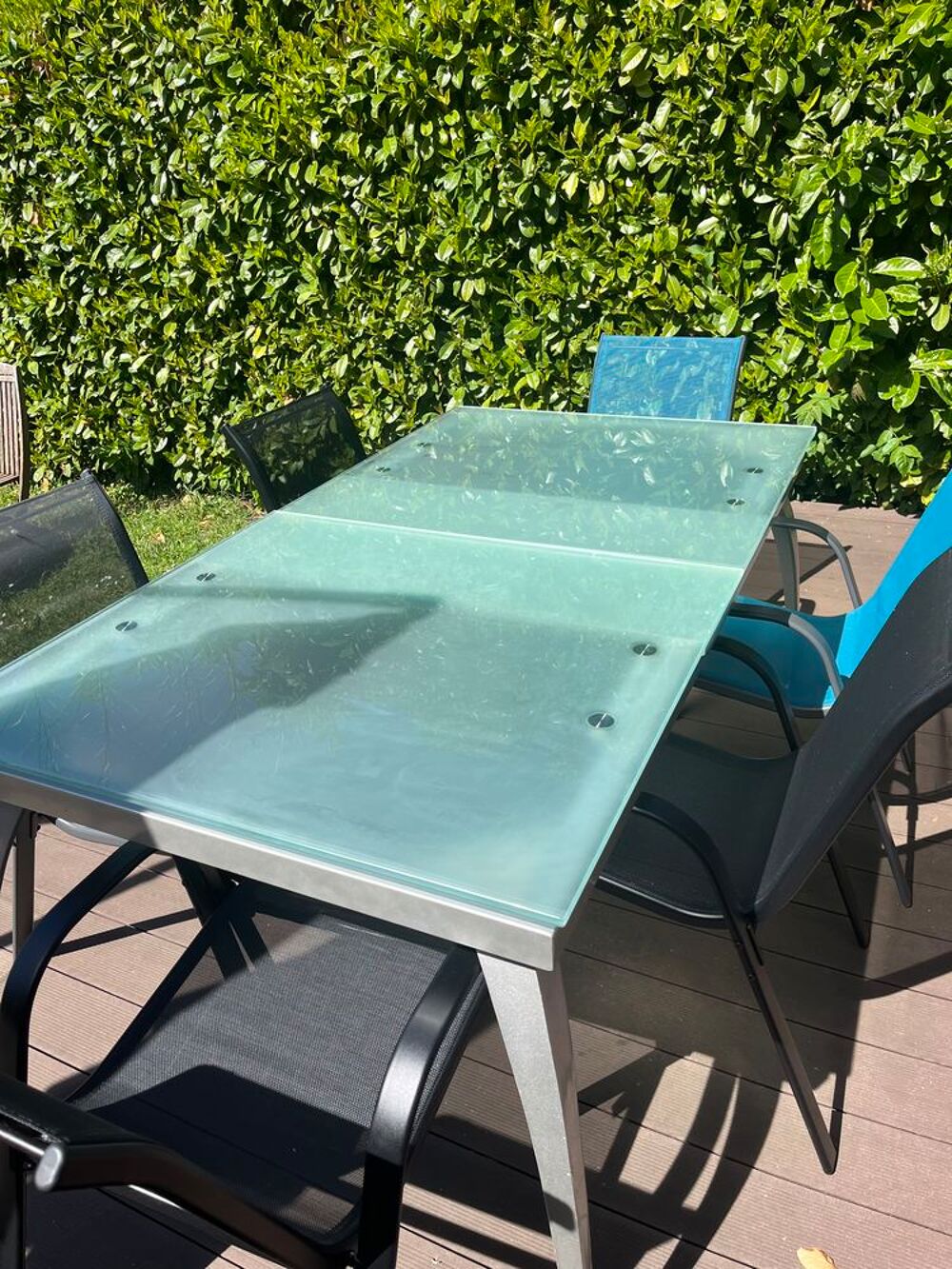 Table de salle &agrave; manger extensible. Meubles