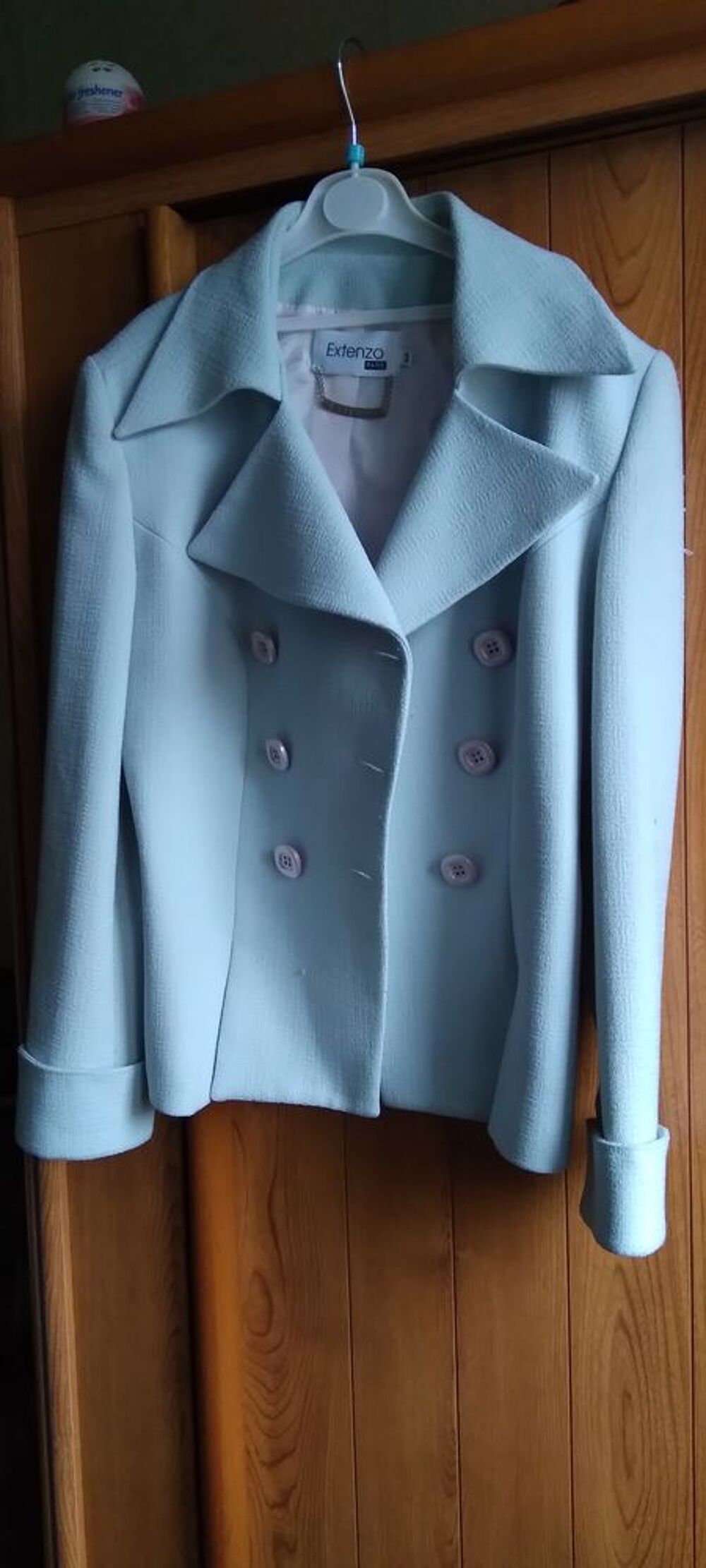 VESTE POUR FEMMES . Vêtements