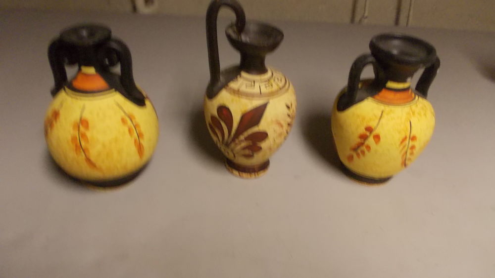 3 petits vases grecs Décoration