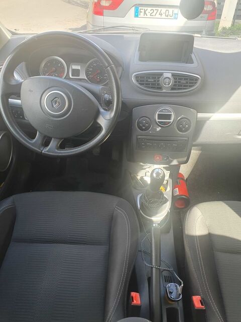 Renault clio iii estate clio estate 1.5dci 2011