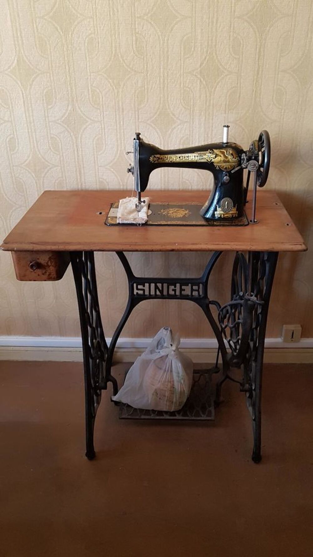 machine &agrave; coudre Meubles