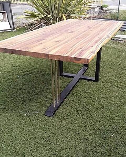 Table artisanale 1200 Saint-M�dard-en-Jalles (33)