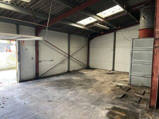  Parking / Garage � vendre 130 m� Pineuilh