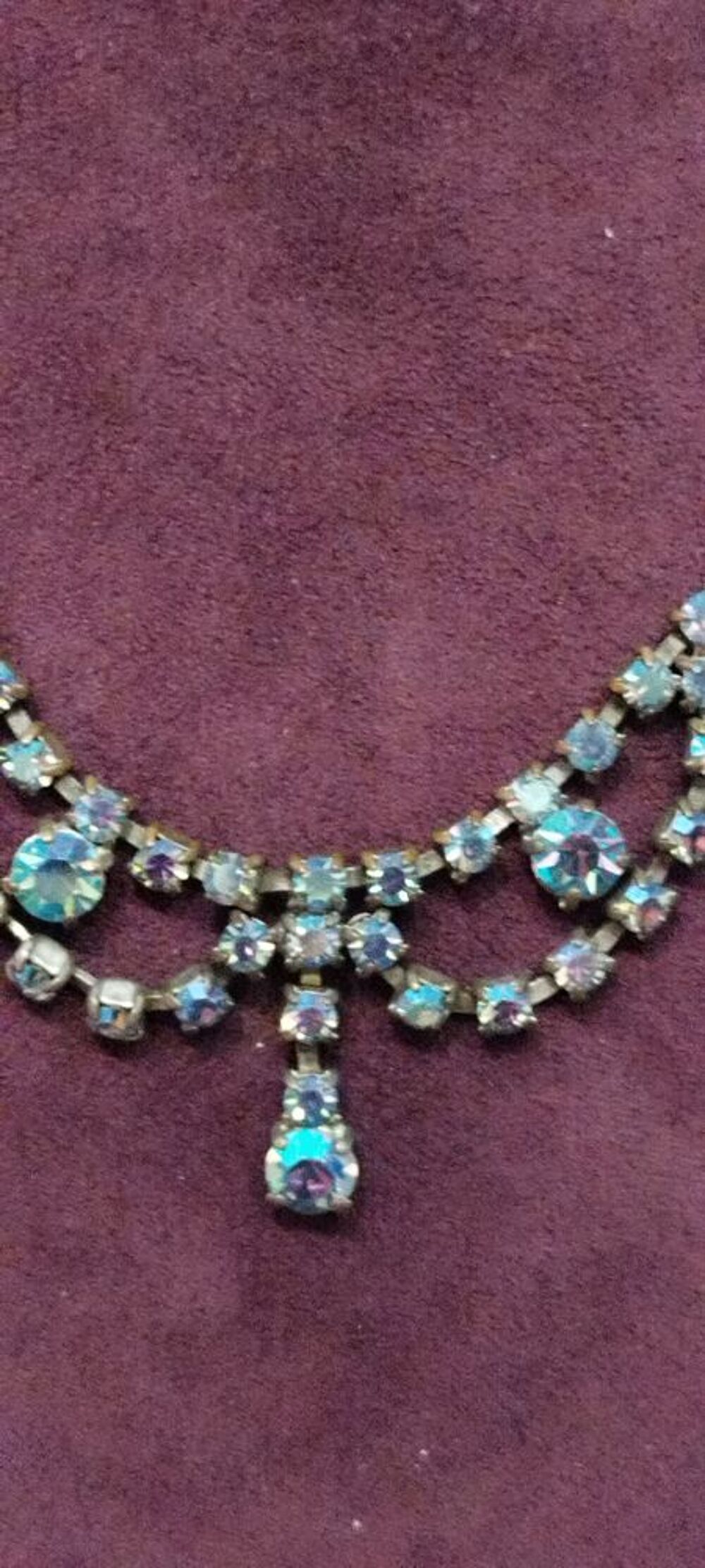 SUPERBE-COLLIER/VINTAGE/M&Eacute;TAL dor&eacute;/STRASS IRISES/AURORES BOR Bijoux et montres