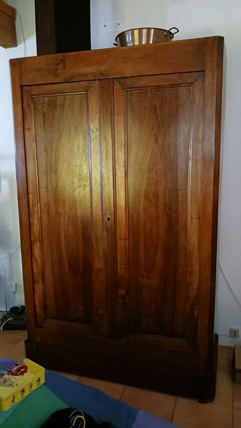 ARMOIRE ANCIENNE EN NOYER Lançon-Provence (13)