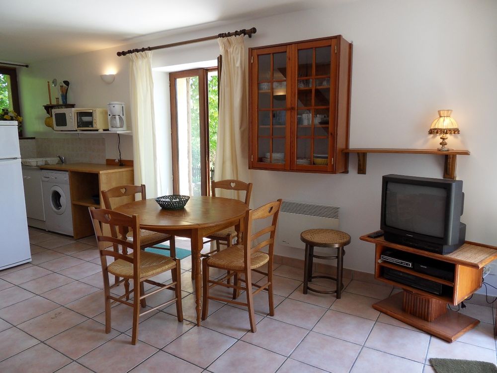   Duplex 2 CHAMBRES -bord rivière, LASCAUX-SARLAT Aquitaine, Saint-Léon-sur-Vézère (24290)