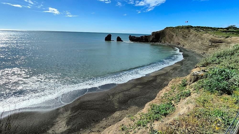Vente Appartement LE CAP D'AGDE: LES FALAISES: VUE MER ! Situé dans une rue en impasse, 100m de la plage de la Grande Conque, Appartement de 2 pièces principale + mezzanine haute. Le cap d agde