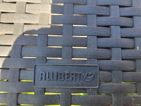 4 fauteuils et  jardin  ALLIBERT Oissel (76)