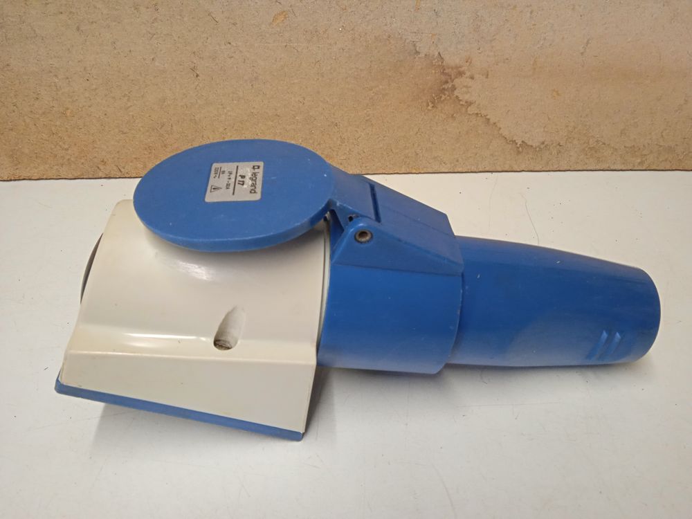 Fiche et prise camping Bricolage