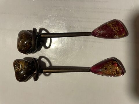 BO r�sine ambr�e feuille d'or pendant r�sine rouge LACROIX  230 Vigneux-sur-Seine (91)