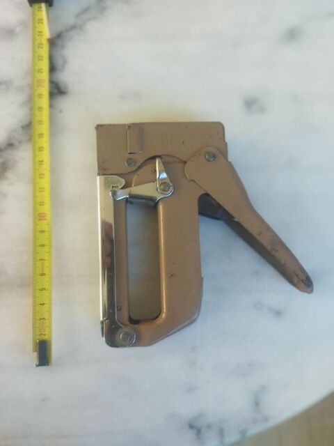 Agrafeuse manuelle Swingline 813 10 Montpellier (34)