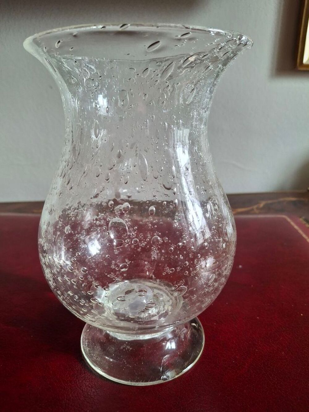 Pot couvert en verre bull&eacute; de Biot, bonbonni&egrave;re Décoration