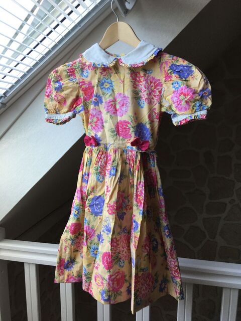 Robe fleurie fond jaune taille 8 ans 4 Sacy-sur-Marne (77)