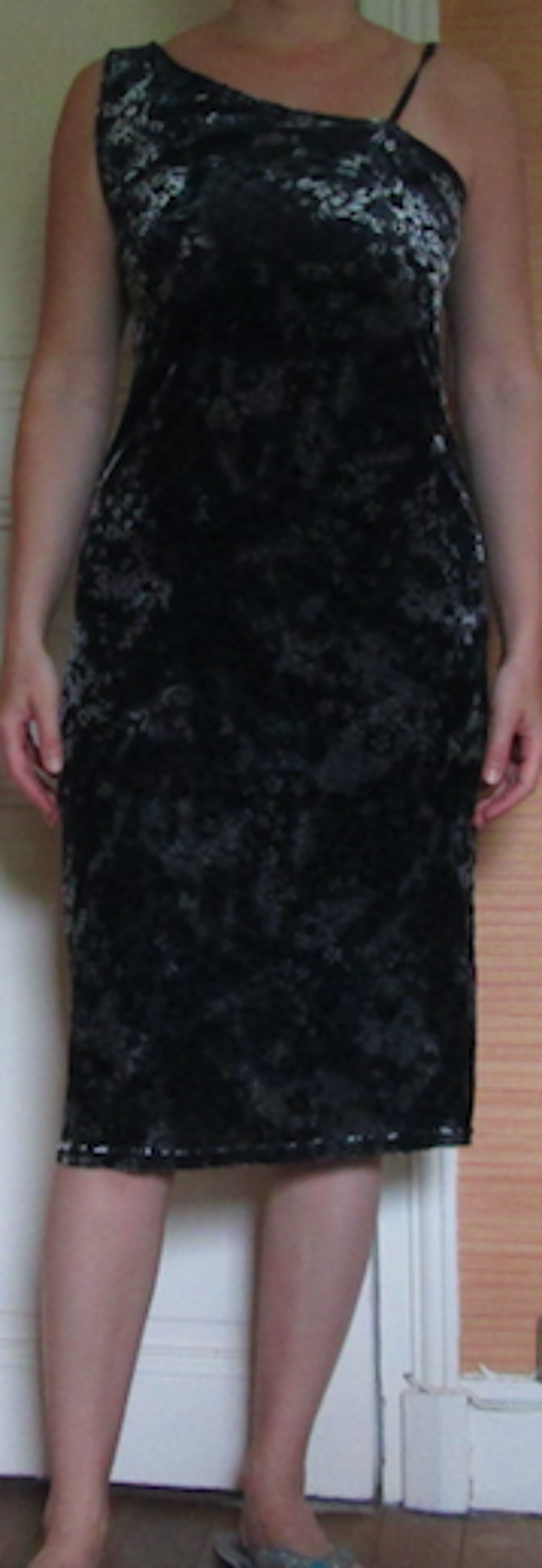 Robe &agrave; bretelle noire reflets argent&eacute;s Vêtements