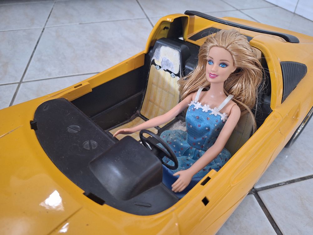 Ferrari barbie Jeux / jouets