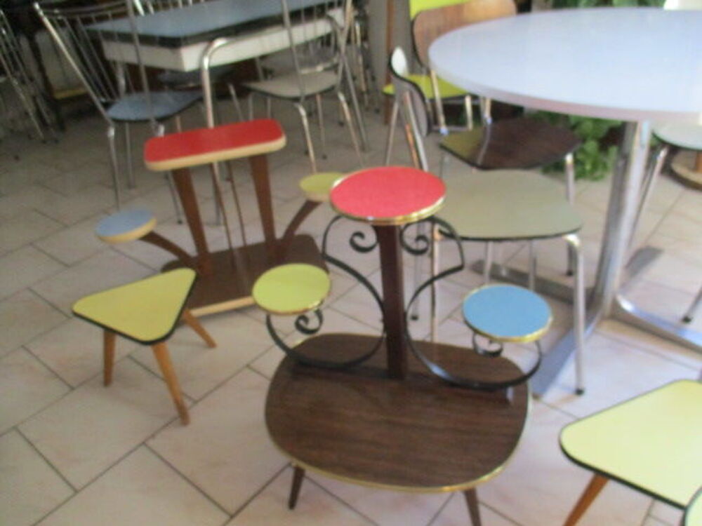 tables chaises et tabourets en formica vintage Meubles