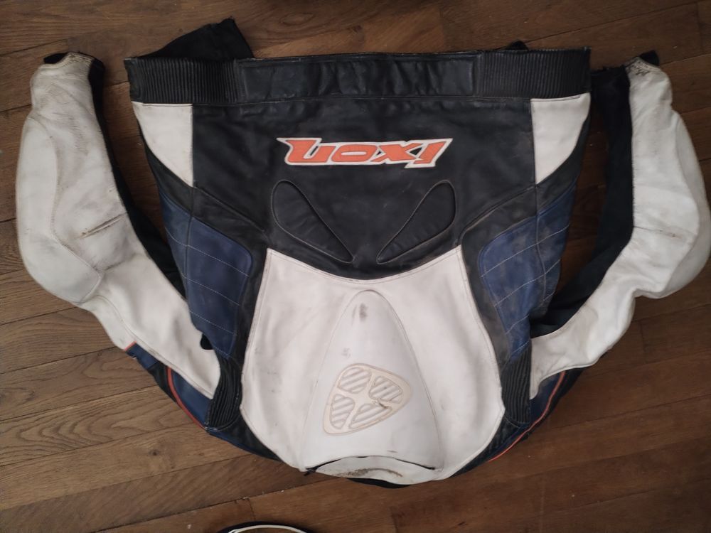 Blouson moto IXON (Taille L)
Vtements