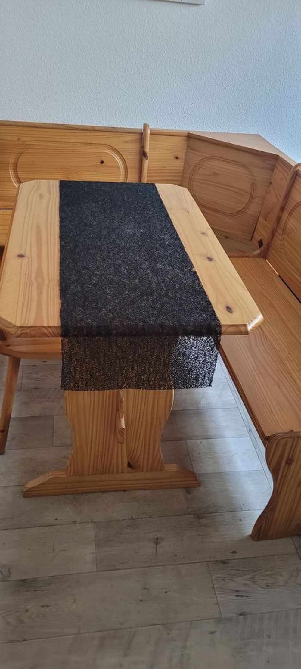 table en pin avec banc coffre Meubles