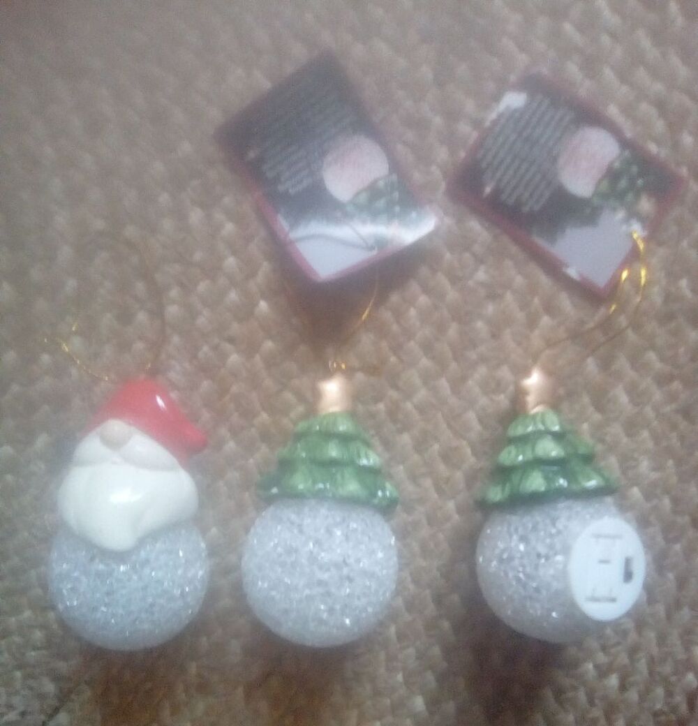 3 boules no&euml;l LED Décoration
