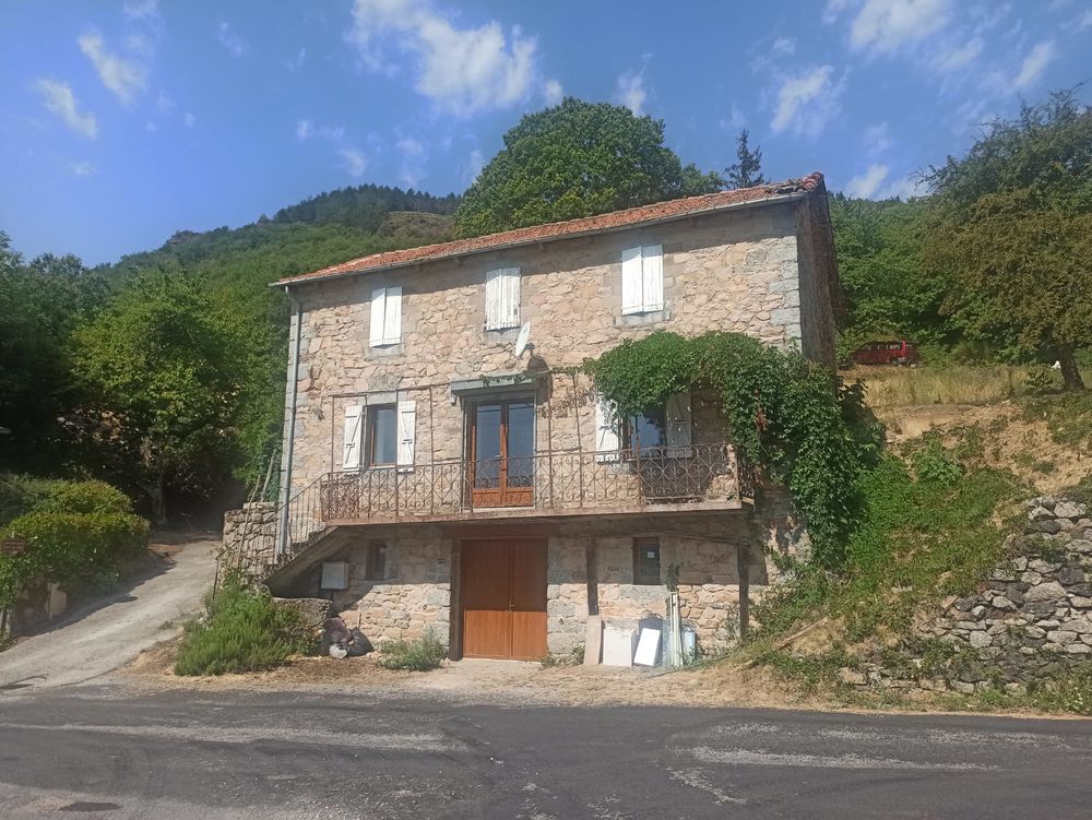 Location Maison maison dans un hameau calme en lozère Pied-de-borne