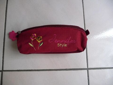 Trousse rouge bordeaux Jennifer Style 5 Celles-sur-Belle (79)