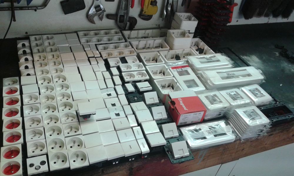 Mat&eacute;riel &eacute;lectrique prise interrupteur le grand mosaic 45 Bricolage