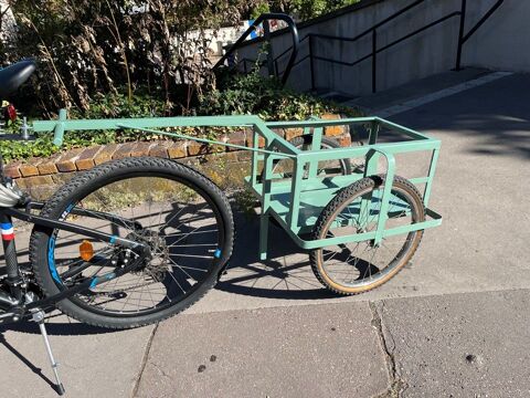 Remorque vélo, ou à mains, en très bon état. Nancy (54)