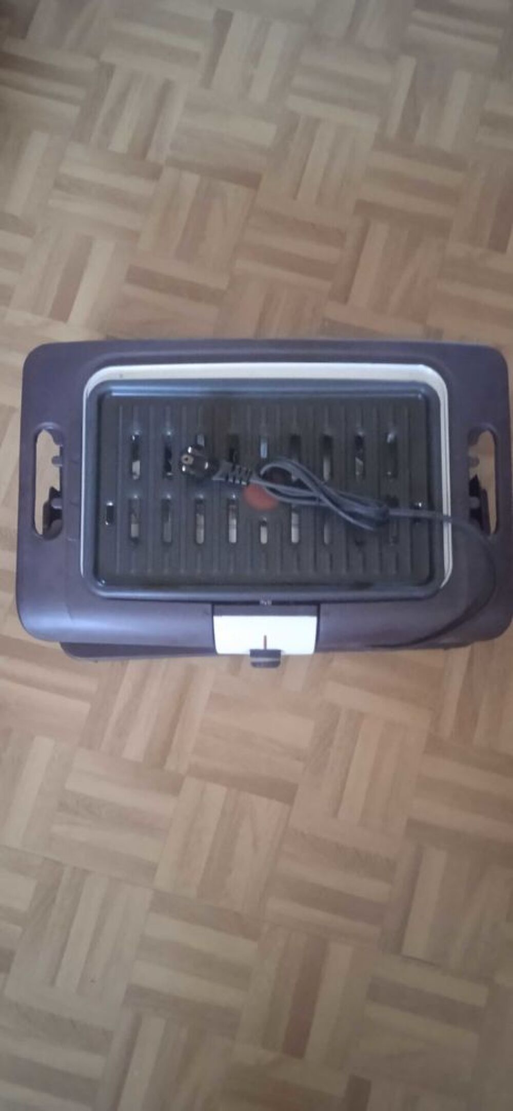 barbecue &eacute;lectrique sur pied Tefal &eacute;tat neuf jamais utilis&eacute; Electroménager