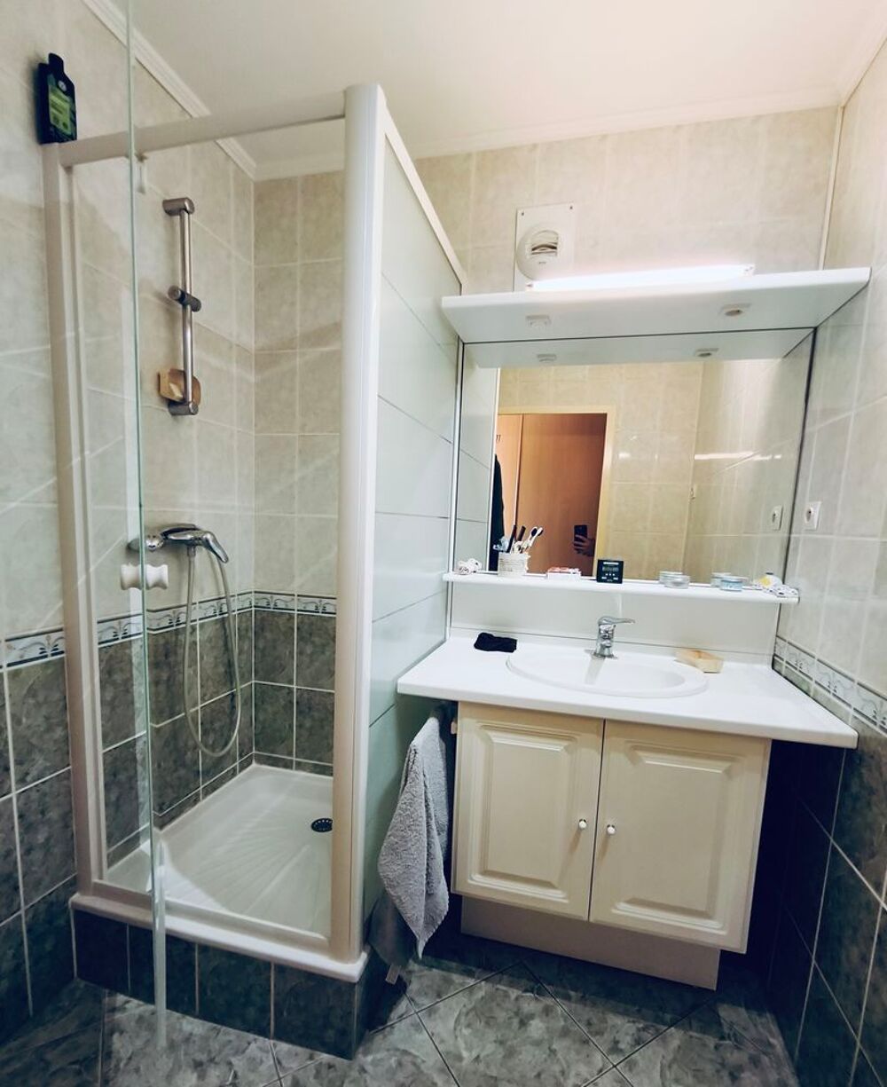 Vente Appartement Appartement T3  de 74 m² avec loggia
2ème étage (sur 3) Bourg-lès-valence