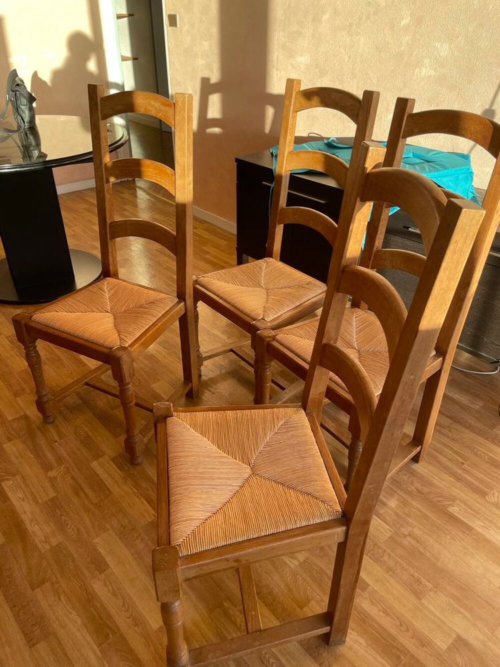 Lot de 4 chaises en bois massif Meubles