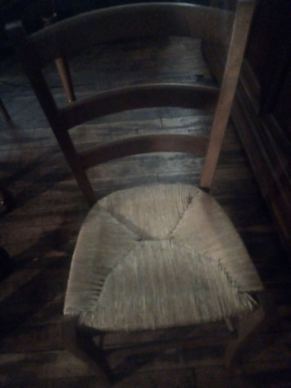 Chaises en bois et ozier Meubles