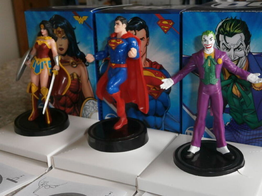 
Figurines de Wonder Woman - Superman et le Joker 