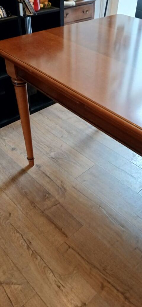 Table salle à manger . 40 Hazebrouck (59)