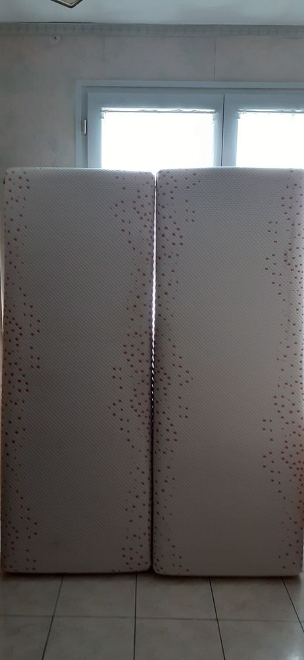2 matelas Meubles