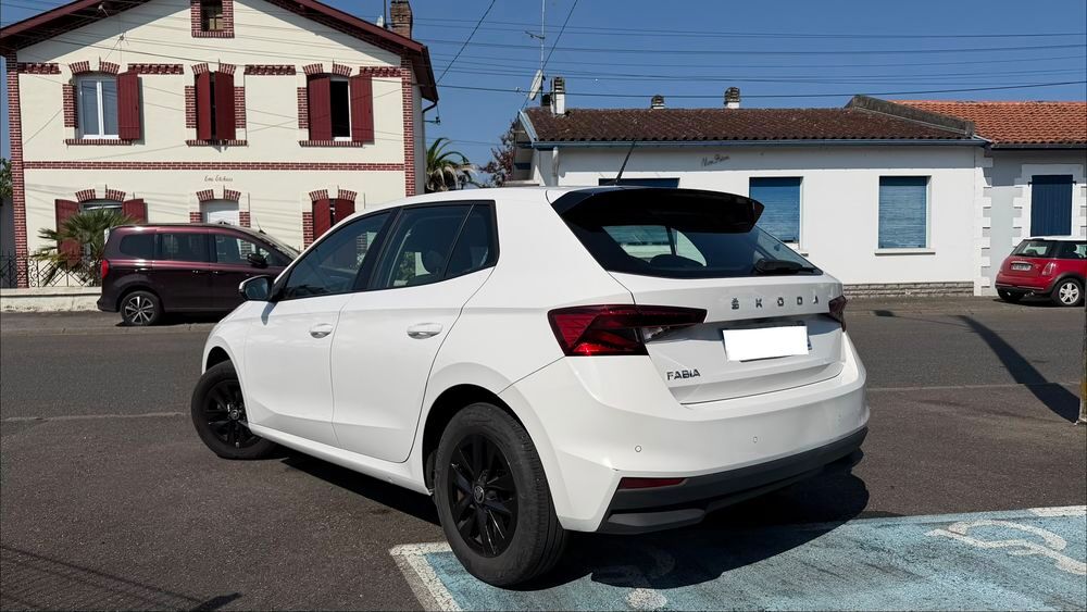 Fabia 1.0 TSI 95 ch BVM5 Ambition 2023 occasion 40100 Dax