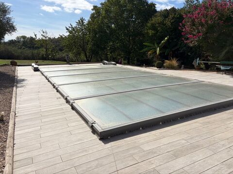 AFFAIRE Abri piscine motorisé Abrisud 5m50x4m50 Thouars (79)