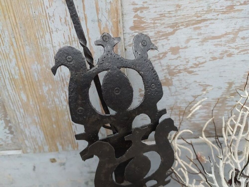 Lampe &agrave; Huile aux Oiseaux Fer Forg&eacute; Chaleil XVIII&egrave;me 